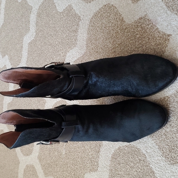 Donald J. Pliner Sarje Black Calf Hair Leather Trim Buckle Zip-Up Heeled… - Picture 4 of 15